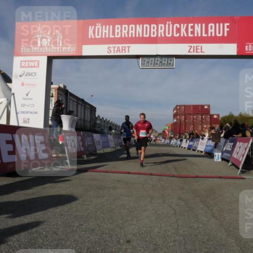 03.10.2025 - Köhlbrandbrückenlauf Matties Gatica Varas http://msf.ph/oto/9167656 03.10.2025 10:09:46 Ziel 1408, 1786, 2882, 2946, 3321, 3539 meine-sportfotos.de