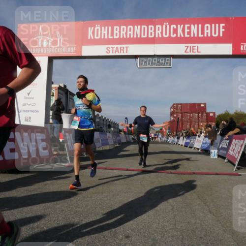 03.10.2025 - Köhlbrandbrückenlauf Matties Gatica Varas http://msf.ph/oto/9167660 03.10.2025 10:09:47 Ziel 1188, 1399, 1408, 1786, 2027, 2946, 3321, 3539 meine-sportfotos.de