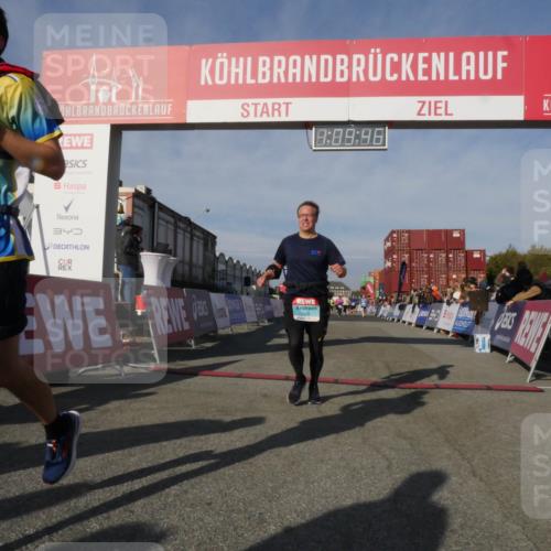 03.10.2025 - Köhlbrandbrückenlauf Matties Gatica Varas http://msf.ph/oto/9167661 03.10.2025 10:09:48 Ziel 1188, 1399, 1786, 1801, 1975, 2027, 3321, 3539, 3811 meine-sportfotos.de