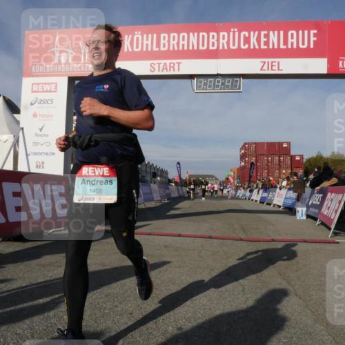 03.10.2025 - Köhlbrandbrückenlauf Matties Gatica Varas http://msf.ph/oto/9167663 03.10.2025 10:09:49 Ziel 1188, 1399, 1786, 1801, 1975, 2027, 3162, 3321, 3539, 3811 meine-sportfotos.de