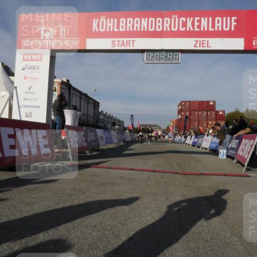 03.10.2025 - Köhlbrandbrückenlauf Matties Gatica Varas http://msf.ph/oto/9167664 03.10.2025 10:09:50 Ziel 1188, 1399, 1786, 1801, 1975, 2027, 3162, 3321, 3539, 3811 meine-sportfotos.de