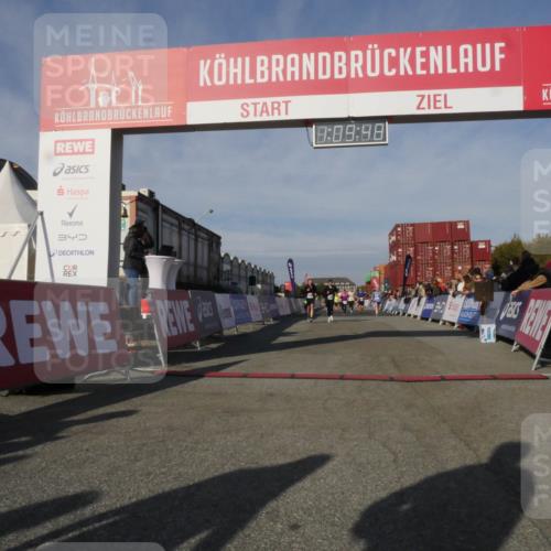 03.10.2025 - Köhlbrandbrückenlauf Matties Gatica Varas http://msf.ph/oto/9167665 03.10.2025 10:09:50 Ziel 1188, 1399, 1786, 1801, 1975, 2027, 3162, 3321, 3539, 3811 meine-sportfotos.de
