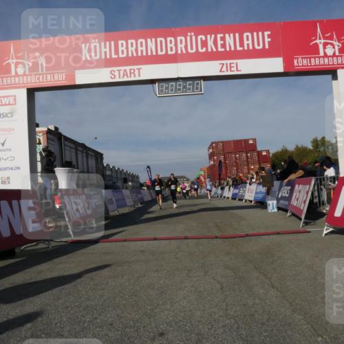 03.10.2025 - Köhlbrandbrückenlauf Matties Gatica Varas http://msf.ph/oto/9167668 03.10.2025 10:09:52 Ziel 1188, 1399, 1401, 1786, 1801, 1975, 2027, 2034, 3162, 3321, 3539, 3811 meine-sportfotos.de