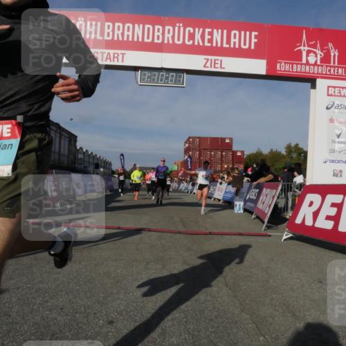03.10.2025 - Köhlbrandbrückenlauf Matties Gatica Varas http://msf.ph/oto/9167691 03.10.2025 10:10:02 Ziel 1343, 1401, 1409, 1473, 1544, 1747, 1873, 2034, 2471, 3200, 3201, 3493 meine-sportfotos.de