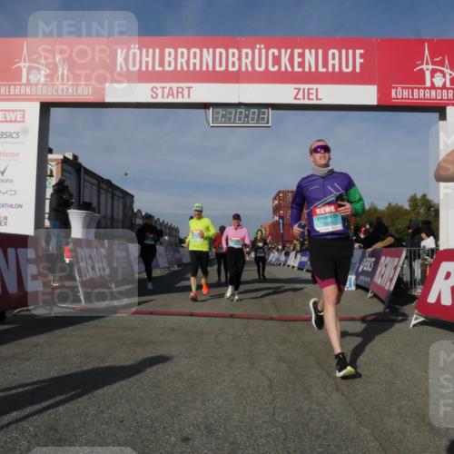 03.10.2025 - Köhlbrandbrückenlauf Matties Gatica Varas http://msf.ph/oto/9167696 03.10.2025 10:10:05 Ziel 1243, 1343, 1409, 1473, 1544, 1747, 1873, 2471, 3200, 3201, 3493 meine-sportfotos.de