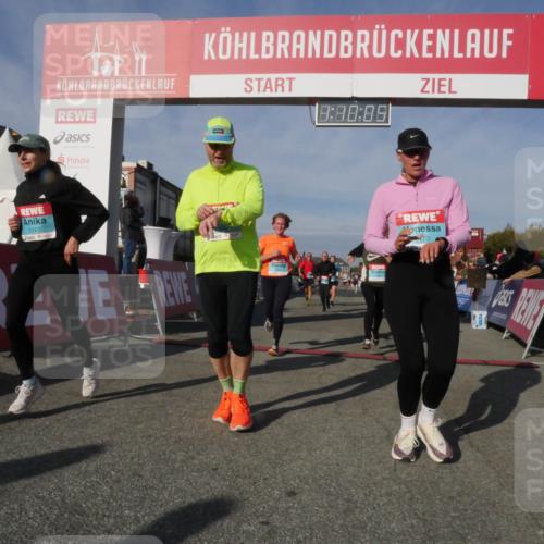 03.10.2025 - Köhlbrandbrückenlauf Matties Gatica Varas http://msf.ph/oto/9167700 03.10.2025 10:10:07 Ziel 1243, 1544, 1873, 2040, 2074, 2471, 3068, 3200, 3201, 3493 meine-sportfotos.de
