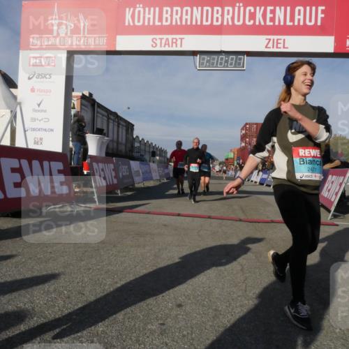 03.10.2025 - Köhlbrandbrückenlauf Matties Gatica Varas http://msf.ph/oto/9167703 03.10.2025 10:10:08 Ziel 1243, 1544, 1873, 2040, 2074, 3068, 3200, 3201, 3493 meine-sportfotos.de
