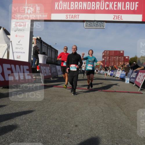 03.10.2025 - Köhlbrandbrückenlauf Matties Gatica Varas http://msf.ph/oto/9167706 03.10.2025 10:10:10 Ziel 1243, 1544, 2040, 2074, 3068, 3201, 3493 meine-sportfotos.de