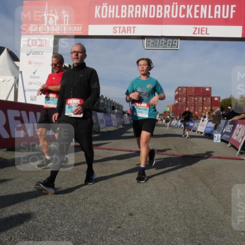 03.10.2025 - Köhlbrandbrückenlauf Matties Gatica Varas http://msf.ph/oto/9167708 03.10.2025 10:10:11 Ziel 1243, 1544, 1656, 2040, 2074, 3068, 3493 meine-sportfotos.de