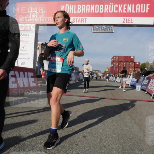03.10.2025 - Köhlbrandbrückenlauf Matties Gatica Varas http://msf.ph/oto/9167709 03.10.2025 10:10:11 Ziel 1243, 1544, 1656, 2040, 2074, 3068, 3493 meine-sportfotos.de