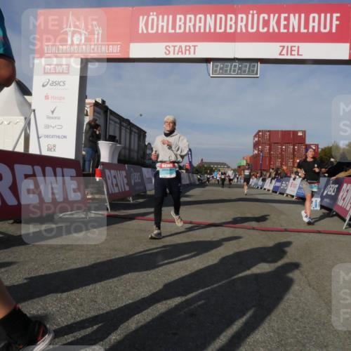 03.10.2025 - Köhlbrandbrückenlauf Matties Gatica Varas http://msf.ph/oto/9167711 03.10.2025 10:10:12 Ziel 1243, 1544, 1656, 2040, 2074, 3068, 3218, 3493 meine-sportfotos.de