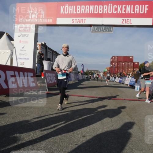 03.10.2025 - Köhlbrandbrückenlauf Matties Gatica Varas http://msf.ph/oto/9167712 03.10.2025 10:10:13 Ziel 1243, 1656, 1919, 2040, 2074, 2679, 3068, 3218, 3493 meine-sportfotos.de