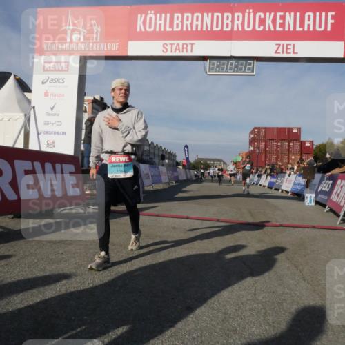 03.10.2025 - Köhlbrandbrückenlauf Matties Gatica Varas http://msf.ph/oto/9167713 03.10.2025 10:10:13 Ziel 1243, 1656, 1919, 2040, 2074, 2679, 3068, 3218, 3493 meine-sportfotos.de