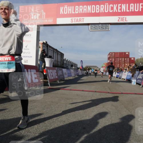 03.10.2025 - Köhlbrandbrückenlauf Matties Gatica Varas http://msf.ph/oto/9167715 03.10.2025 10:10:14 Ziel 1243, 1656, 1919, 2040, 2074, 2679, 3068, 3218 meine-sportfotos.de