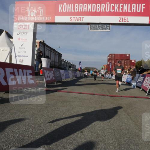 03.10.2025 - Köhlbrandbrückenlauf Matties Gatica Varas http://msf.ph/oto/9167717 03.10.2025 10:10:15 Ziel 1243, 1656, 1919, 2040, 2074, 2679, 3068, 3124, 3218 meine-sportfotos.de