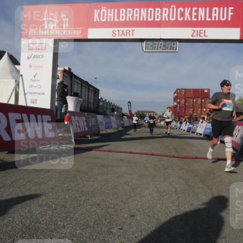 03.10.2025 - Köhlbrandbrückenlauf Matties Gatica Varas http://msf.ph/oto/9167719 03.10.2025 10:10:16 Ziel 1192, 1243, 1583, 1656, 1919, 2040, 2074, 2679, 3068, 3124, 3218 meine-sportfotos.de