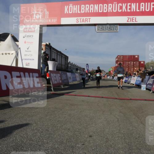 03.10.2025 - Köhlbrandbrückenlauf Matties Gatica Varas http://msf.ph/oto/9167722 03.10.2025 10:10:18 Ziel 1192, 1583, 1656, 1660, 1919, 2040, 2074, 2679, 3068, 3124, 3218 meine-sportfotos.de