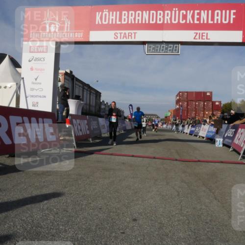 03.10.2025 - Köhlbrandbrückenlauf Matties Gatica Varas http://msf.ph/oto/9167729 03.10.2025 10:10:22 Ziel 1192, 1375, 1536, 1583, 1656, 1660, 1919, 2679, 2821, 2858, 3124, 3218 meine-sportfotos.de