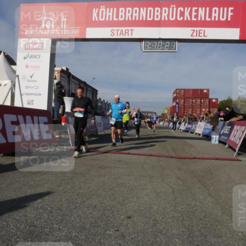 03.10.2025 - Köhlbrandbrückenlauf Matties Gatica Varas http://msf.ph/oto/9167732 03.10.2025 10:10:23 Ziel 1192, 1375, 1536, 1583, 1656, 1660, 1919, 2679, 2821, 2858, 3124, 3218 meine-sportfotos.de