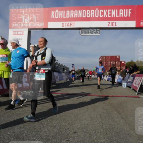 03.10.2025 - Köhlbrandbrückenlauf Matties Gatica Varas http://msf.ph/oto/9167739 03.10.2025 10:10:27 Ziel 1192, 1307, 1375, 1536, 1583, 1631, 1636, 1660, 2134, 2821, 2858, 3124 meine-sportfotos.de