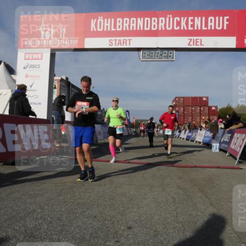 03.10.2025 - Köhlbrandbrückenlauf Matties Gatica Varas http://msf.ph/oto/9167748 03.10.2025 10:10:31 Ziel 1307, 1375, 1499, 1536, 1605, 1631, 1636, 2134, 2821, 2858, 3345 meine-sportfotos.de