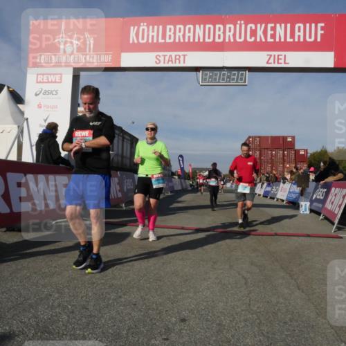 03.10.2025 - Köhlbrandbrückenlauf Matties Gatica Varas http://msf.ph/oto/9167749 03.10.2025 10:10:31 Ziel 1307, 1375, 1499, 1536, 1605, 1631, 1636, 2134, 2821, 2858, 3345 meine-sportfotos.de