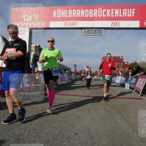03.10.2025 - Köhlbrandbrückenlauf Matties Gatica Varas http://msf.ph/oto/9167750 03.10.2025 10:10:32 Ziel 1307, 1499, 1536, 1605, 1631, 1636, 2134, 2858, 2964, 3345 meine-sportfotos.de