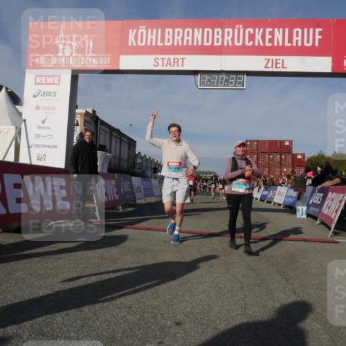 03.10.2025 - Köhlbrandbrückenlauf Matties Gatica Varas http://msf.ph/oto/9167754 03.10.2025 10:10:34 Ziel 1093, 1307, 1499, 1605, 1631, 1636, 2134, 2964, 3345 meine-sportfotos.de