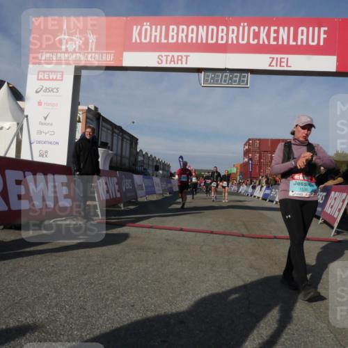 03.10.2025 - Köhlbrandbrückenlauf Matties Gatica Varas http://msf.ph/oto/9167757 03.10.2025 10:10:35 Ziel 1093, 1307, 1499, 1605, 1631, 1636, 2134, 2728, 2890, 2891, 2964, 3345 meine-sportfotos.de