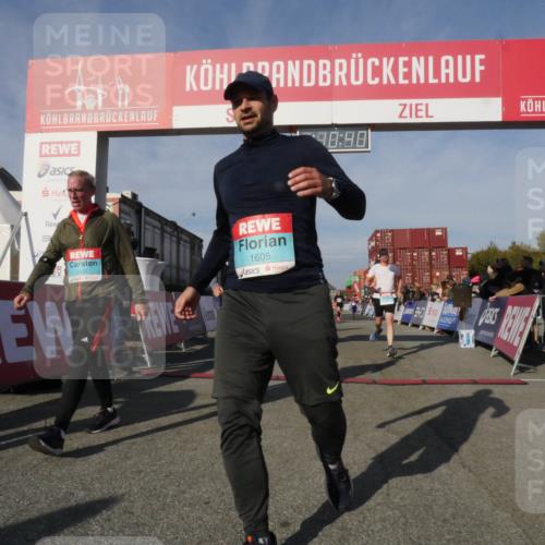 03.10.2025 - Köhlbrandbrückenlauf Matties Gatica Varas http://msf.ph/oto/9167767 03.10.2025 10:10:42 Ziel 1093, 1217, 1413, 2015, 2728, 2890, 2891, 2964, 3345 meine-sportfotos.de