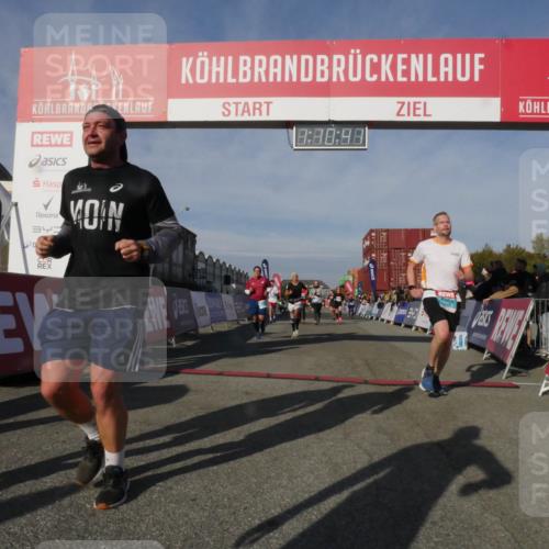 03.10.2025 - Köhlbrandbrückenlauf Matties Gatica Varas http://msf.ph/oto/9167769 03.10.2025 10:10:43 Ziel 1093, 1217, 1413, 2015, 2728, 2890, 2891, 2964 meine-sportfotos.de