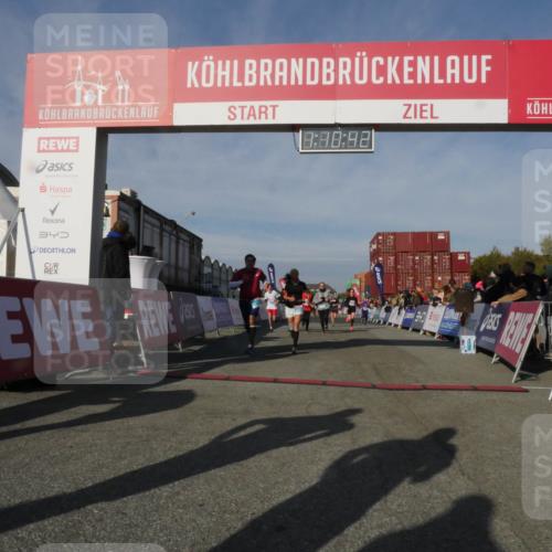 03.10.2025 - Köhlbrandbrückenlauf Matties Gatica Varas http://msf.ph/oto/9167771 03.10.2025 10:10:44 Ziel 1093, 1217, 1413, 2015, 2728, 2890, 2891, 2964 meine-sportfotos.de