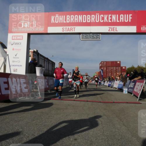03.10.2025 - Köhlbrandbrückenlauf Matties Gatica Varas http://msf.ph/oto/9167773 03.10.2025 10:10:45 Ziel 1093, 1217, 1413, 2015, 2728, 2890, 2891, 3032 meine-sportfotos.de