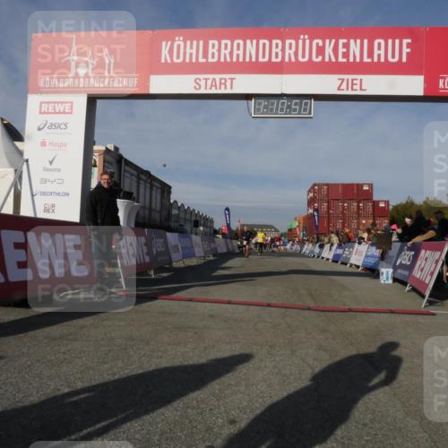 03.10.2025 - Köhlbrandbrückenlauf Matties Gatica Varas http://msf.ph/oto/9167788 03.10.2025 10:10:52 Ziel 1450, 1701, 1705, 2150, 2729, 3032, 3818 meine-sportfotos.de