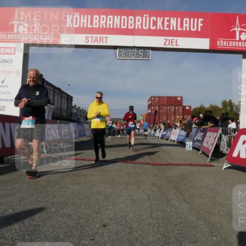 03.10.2025 - Köhlbrandbrückenlauf Matties Gatica Varas http://msf.ph/oto/9167799 03.10.2025 10:10:58 Ziel 1151, 1183, 1229, 1450, 1568, 1701, 1705, 1802, 1945, 1973, 2150, 2381, 2729, 3352, 3717, 3808, 3818 meine-sportfotos.de