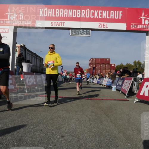 03.10.2025 - Köhlbrandbrückenlauf Matties Gatica Varas http://msf.ph/oto/9167800 03.10.2025 10:10:59 Ziel 1151, 1183, 1229, 1450, 1568, 1705, 1802, 1945, 1973, 2150, 2381, 2711, 2729, 3352, 3410, 3717, 3808, 3818 meine-sportfotos.de