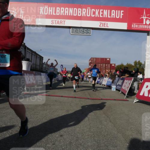 03.10.2025 - Köhlbrandbrückenlauf Matties Gatica Varas http://msf.ph/oto/9167805 03.10.2025 10:11:01 Ziel 1151, 1183, 1229, 1450, 1568, 1705, 1802, 1945, 1973, 2381, 2711, 2729, 3352, 3410, 3717, 3808, 3818 meine-sportfotos.de