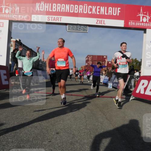 03.10.2025 - Köhlbrandbrückenlauf Matties Gatica Varas http://msf.ph/oto/9167814 03.10.2025 10:11:06 Ziel 1149, 1183, 1229, 1286, 1802, 1945, 2381, 2711, 3334, 3352, 3410, 3653, 3808 meine-sportfotos.de