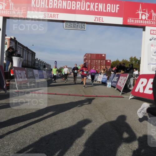 03.10.2025 - Köhlbrandbrückenlauf Matties Gatica Varas http://msf.ph/oto/9167817 03.10.2025 10:11:07 Ziel 1149, 1229, 1286, 1802, 1945, 2381, 2711, 3334, 3352, 3410, 3653, 3808 meine-sportfotos.de