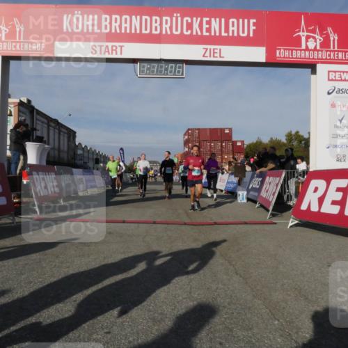 03.10.2025 - Köhlbrandbrückenlauf Matties Gatica Varas http://msf.ph/oto/9167818 03.10.2025 10:11:07 Ziel 1149, 1229, 1286, 1802, 1945, 2381, 2711, 3334, 3352, 3410, 3653, 3808 meine-sportfotos.de
