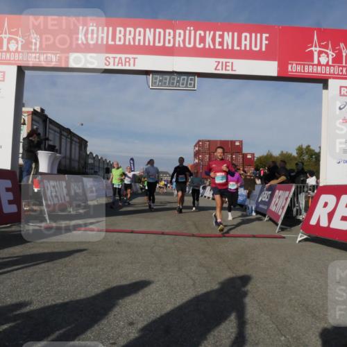 03.10.2025 - Köhlbrandbrückenlauf Matties Gatica Varas http://msf.ph/oto/9167819 03.10.2025 10:11:08 Ziel 1149, 1229, 1286, 1802, 1945, 2214, 2381, 2711, 3334, 3352, 3410, 3653, 3808 meine-sportfotos.de