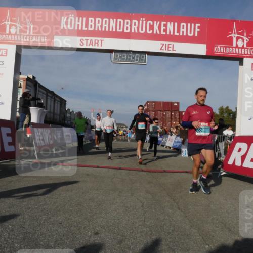 03.10.2025 - Köhlbrandbrückenlauf Matties Gatica Varas http://msf.ph/oto/9167821 03.10.2025 10:11:09 Ziel 1149, 1229, 1286, 1802, 2214, 2381, 2711, 3334, 3352, 3410, 3653, 3808 meine-sportfotos.de