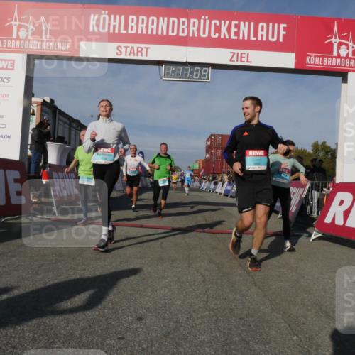 03.10.2025 - Köhlbrandbrückenlauf Matties Gatica Varas http://msf.ph/oto/9167824 03.10.2025 10:11:10 Ziel 1149, 1286, 1802, 2214, 2381, 2711, 3334, 3410, 3653 meine-sportfotos.de