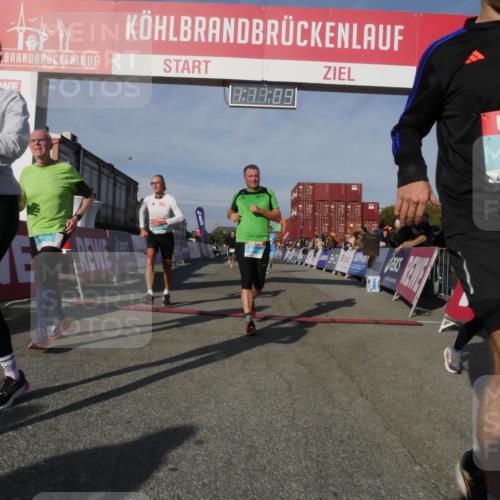 03.10.2025 - Köhlbrandbrückenlauf Matties Gatica Varas http://msf.ph/oto/9167826 03.10.2025 10:11:11 Ziel 1149, 1286, 2214, 2711, 3011, 3334, 3410, 3653 meine-sportfotos.de