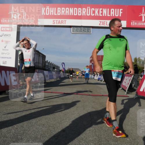 03.10.2025 - Köhlbrandbrückenlauf Matties Gatica Varas http://msf.ph/oto/9167829 03.10.2025 10:11:13 Ziel 1149, 1286, 1844, 2214, 3011, 3334, 3653 meine-sportfotos.de