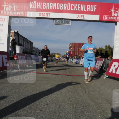 03.10.2025 - Köhlbrandbrückenlauf Matties Gatica Varas http://msf.ph/oto/9167835 03.10.2025 10:11:16 Ziel 1844, 2214, 3011, 3334, 3653 meine-sportfotos.de