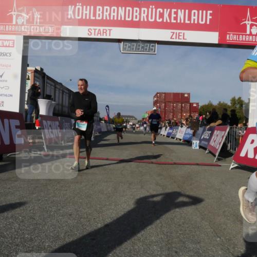 03.10.2025 - Köhlbrandbrückenlauf Matties Gatica Varas http://msf.ph/oto/9167837 03.10.2025 10:11:16 Ziel 1844, 2214, 3011, 3334, 3653 meine-sportfotos.de