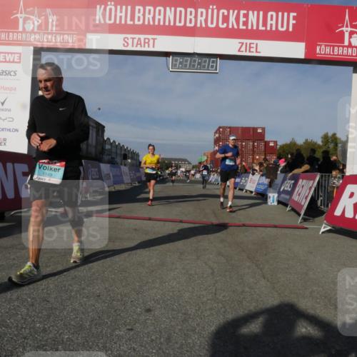 03.10.2025 - Köhlbrandbrückenlauf Matties Gatica Varas http://msf.ph/oto/9167839 03.10.2025 10:11:17 Ziel 1844, 2214, 3011, 3334, 3653 meine-sportfotos.de