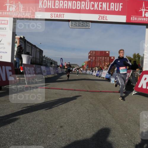 03.10.2025 - Köhlbrandbrückenlauf Matties Gatica Varas http://msf.ph/oto/9167846 03.10.2025 10:11:21 Ziel 1341, 1844, 2939, 3011, 3167, 3238, 3542 meine-sportfotos.de