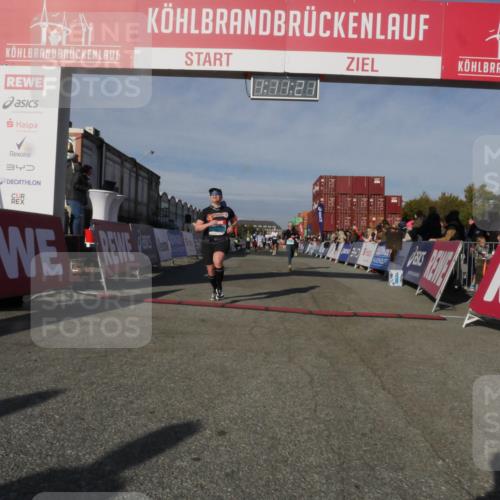 03.10.2025 - Köhlbrandbrückenlauf Matties Gatica Varas http://msf.ph/oto/9167850 03.10.2025 10:11:23 Ziel 1341, 1844, 2939, 3011, 3120, 3121, 3167, 3238, 3445, 3542 meine-sportfotos.de